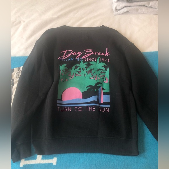 Billabong crewneck with graphic on back - Picture 2 of 3